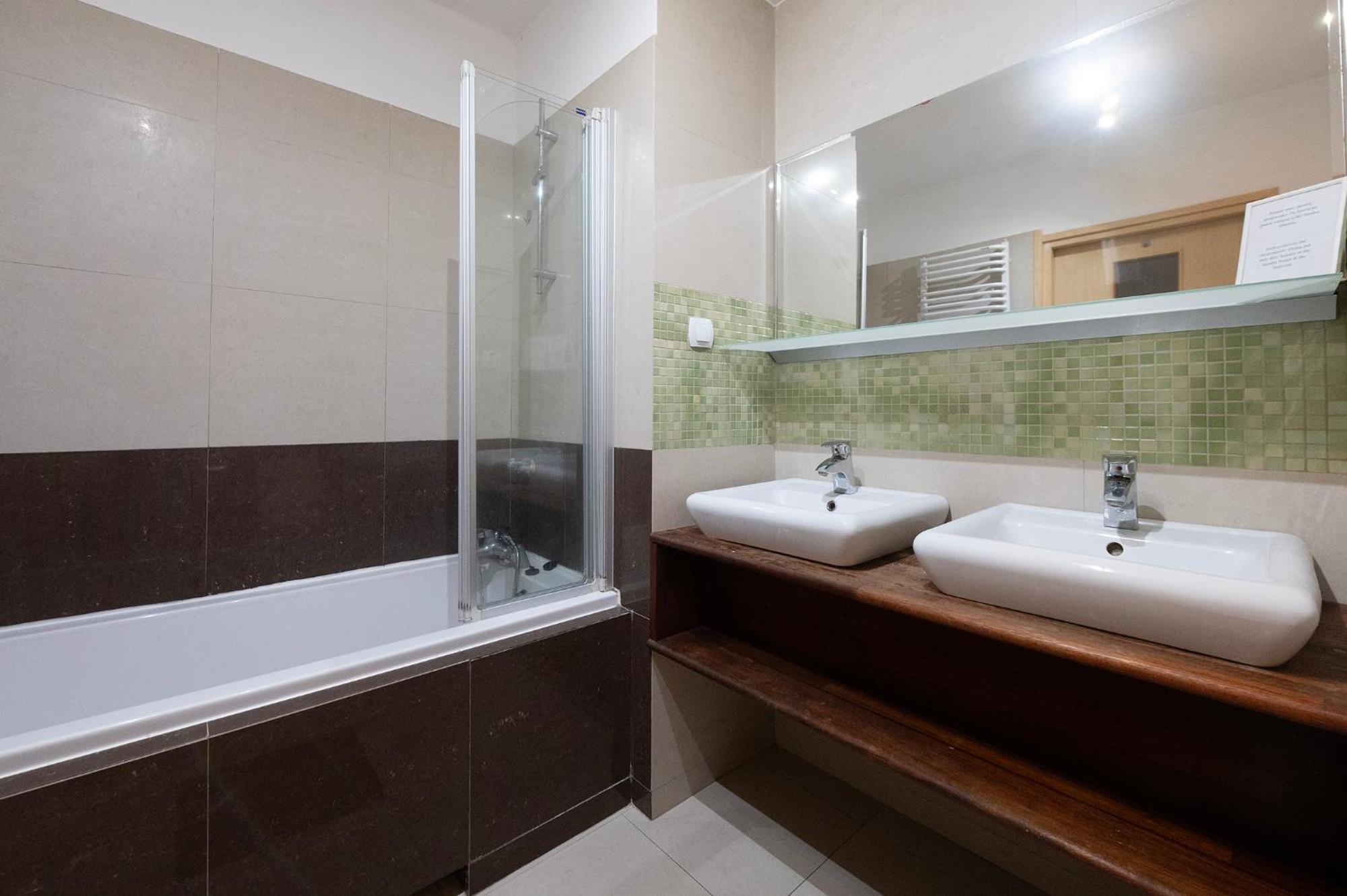 Essence Of Lodz-145M!Central-Secured-Comfy18Ppl!&Freeparking Bagian luar foto